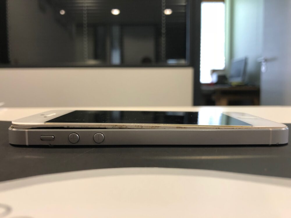 iPhone Akku aufgebläht, Display löst sich » iWerkstatt